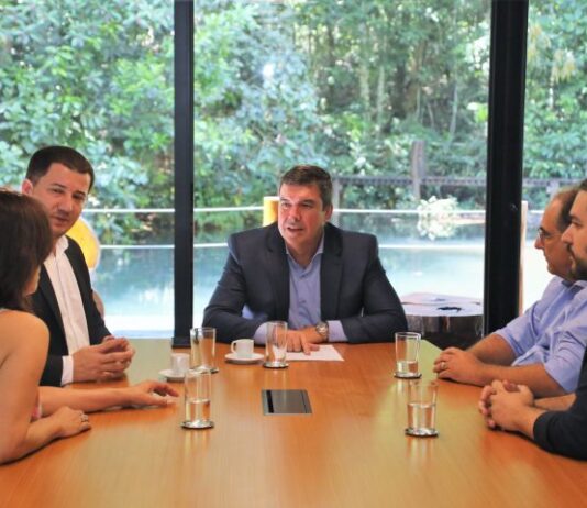 Riedel se compromete em atender demandas para valorizar os médicos-veterinários no Estado
