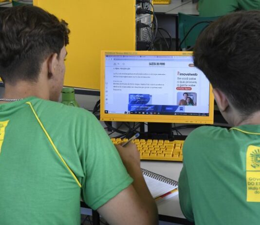 Educação para o mercado de trabalho garante 1º emprego a alunos da rede estadual