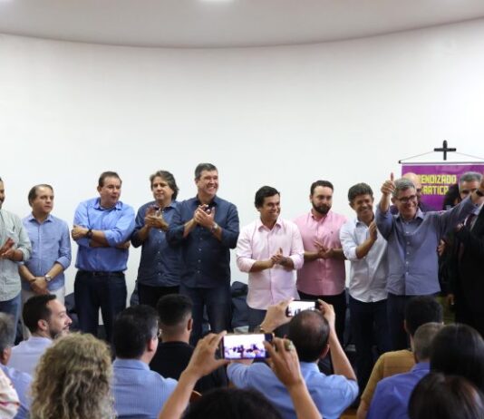 Governo do Estado entrega kits com materiais para prática esportiva em 61 escolas de Campo Grande