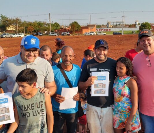 Yuri acompanha projeto municipal de Dourados que realiza sonho da casa própria
