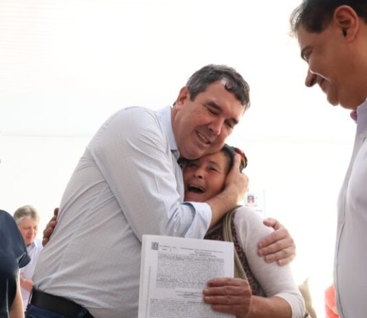 MUNDO NOVO: Governo beneficia famílias com novas casas do Bônus Moradia e Regularização Fundiária