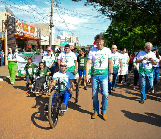 Em Itaquiraí, caminhada marca luta pela inclusão das pessoas com deficiência