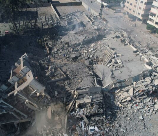 GUERRA SANGRENTA: palestinos e israelenses veem xenofobia e desinformação