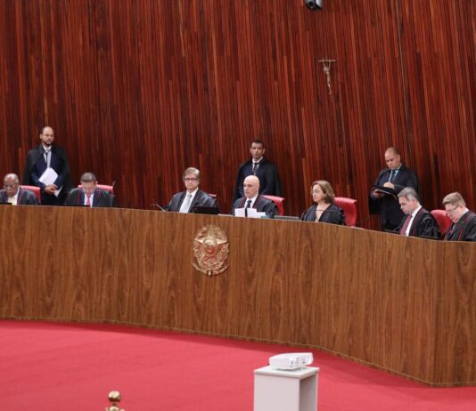 TSE absolve Bolsonaro em ação por abuso de poder nas eleições de 2022