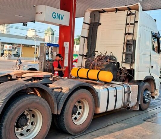 Primeira conversão de caminhão para GNV marca uso de combustível mais limpo no transporte pesado em MS