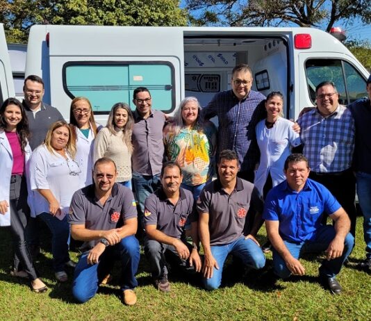 Vereador Olavo Sul presta homenagem aos condutores de ambulância em Dourados