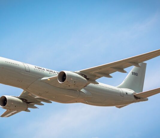 Chega ao Brasil o 8º voo repatriando brasileiros que estavam na zona de guerra em Israel