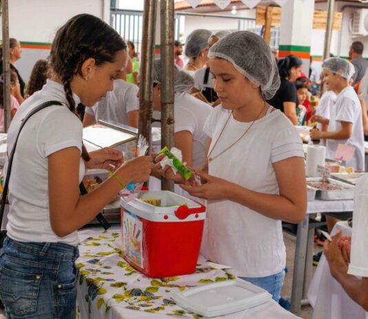 NAVIRAÍ: Escolas da Rede Municipal realizam a Feira dos Jovens Empreendedores