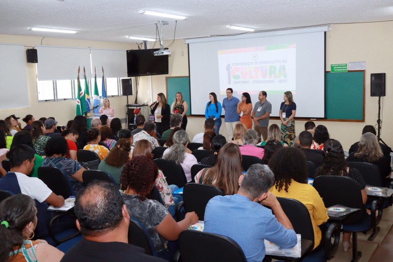 311023-navirai-sediou-a-1a-conferencia-intermunicipal-de-cultura-1-768x512