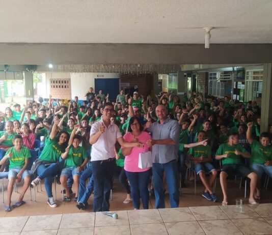 ITAQUIRAÍ: Dr. Bruno, vice-prefeito, apresenta palestra “A saúde mental” aos alunos da Escola Estadual JJ