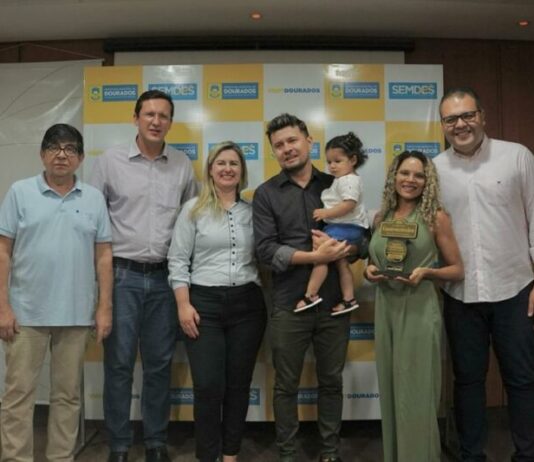 DOURADOS: Prefeitura premia vencedores do 8º Festival Gastronômico e homenageia participantes
