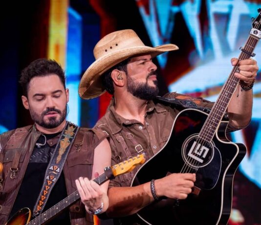 Show de Fernando e Sorocaba, Zorro e rodeio marcam a Exponavi hoje à noite no Pq de Exposições