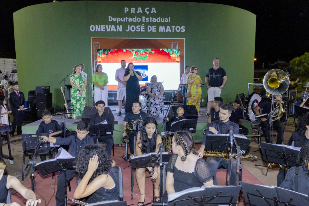 201223-intervencoes-culturais-levam-a-magia-do-natal-aos-quatro-cantos-de-navirai-e-aquece-a-economia-local-1