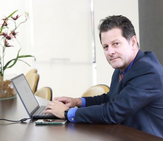 DOURADOS: Renato Câmara lidera a preferência do eleitor em possível cenário apontado por pesquisa