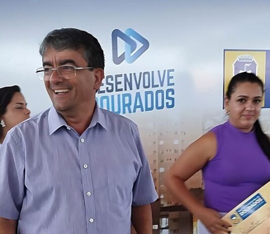 Vereador destaca PLs voltados para população durante entrega de emendas impositivas