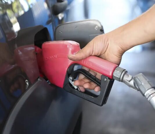 Preço do litro do diesel será reduzido amanhã em R$ 0,30 anuncia a Petrobras