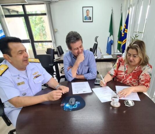Governo de MS e Marinha do Brasil celebram cooperação para assistência à população ribeirinha