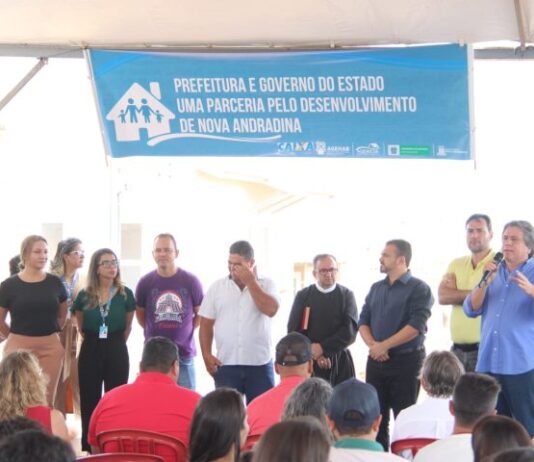 Em entrega de casas, governo reafirma compromisso com Nova Andradina e região