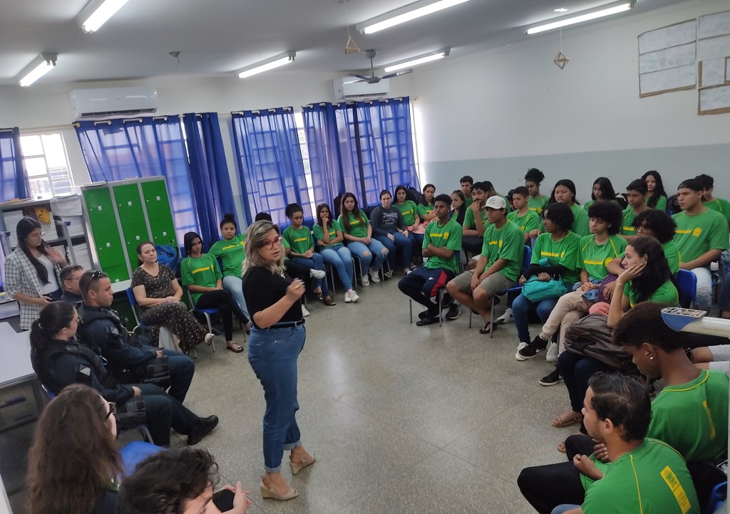 080124-projetos-de-educacao-no-transito-contemplaram-2-mil-alunos-de-navirai-em-2023-1