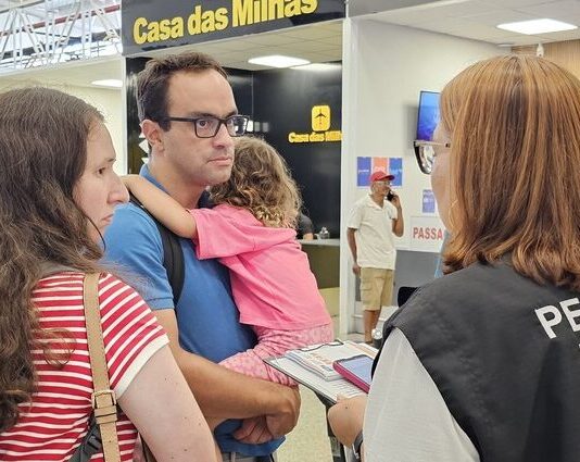Procon/MS realiza ação integrada de pesquisa e orientação no aeroporto da Capital