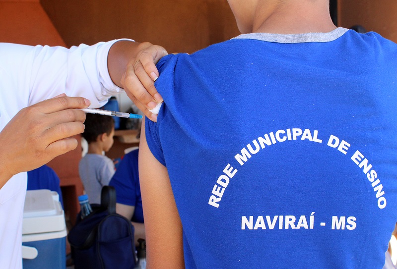 150224-saude-de-navirai-inicia-vacinacao-contra-dengue-em-criancas-de-10-a-11-anos-de-idade