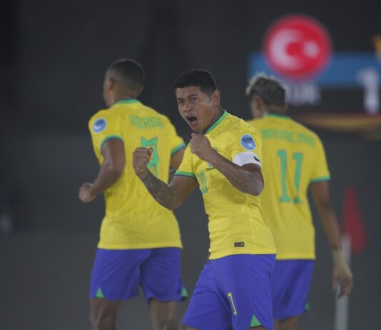 Brasil vence Omã na estreia na Copa do Mundo de Beach Soccer