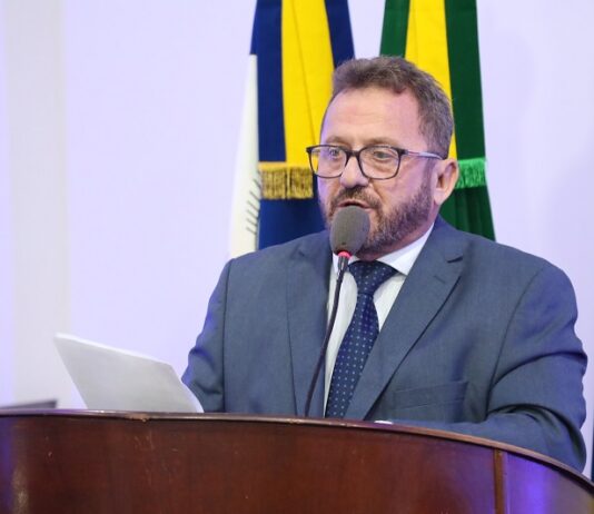 DOURADOS: Laudir cobra poda de árvores dos cruzamentos para melhorar visibilidade dos semáforos