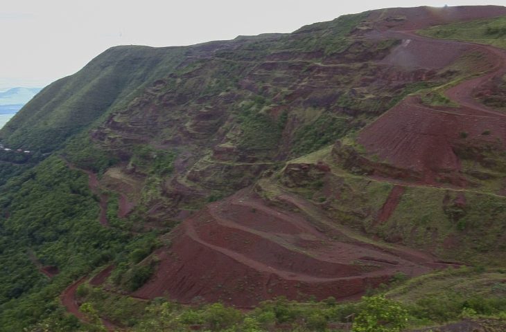 Governador-visita-mineradora-em-Corumba-Foto-Chico-Ribeiro-14-730x480