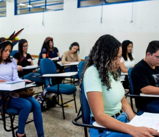Programa que paga 1 salário mínimo para estudantes abre inscrições 2ª feira; investimento é do Governo de MS