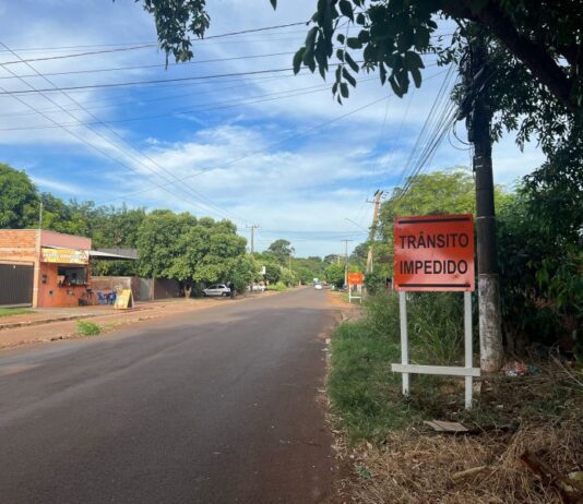 DOURADOS: obras de troca de tubulação do Córrego Paragem exigem interdição na Rua Palmeiras