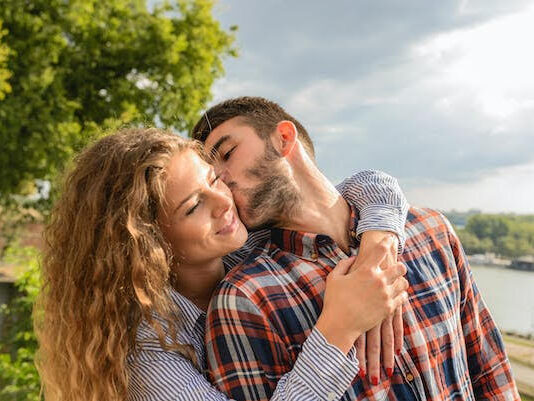 COMPORTAMENTO: Encontrando a Felicidade em um Relacionamento Saudável