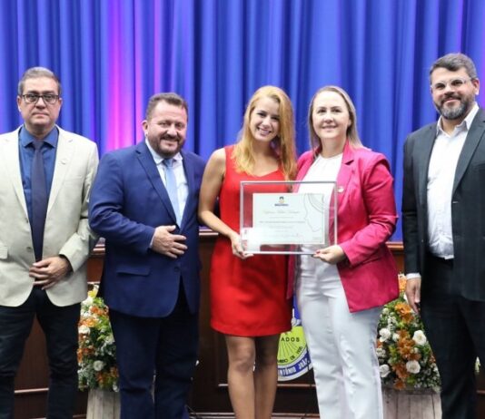 DOURADOS: Em sessão de homenagens às mulheres, Câmara entrega Prêmio Marta Guarani