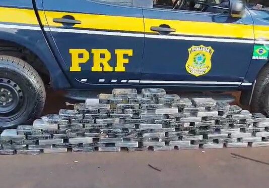 PRF apreende 105 Kg de cocaína escondidos dentro de pneus de caminhão em Ponta Porã (MS)