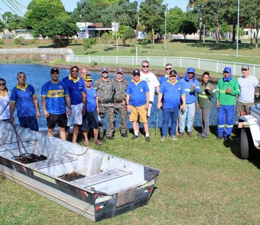 NAVIRAÍ: Prefeitura, Rotary Club, PMA e Apaera realizam limpeza no lago do Parque Sucupira
