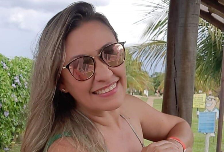 mae assassinada