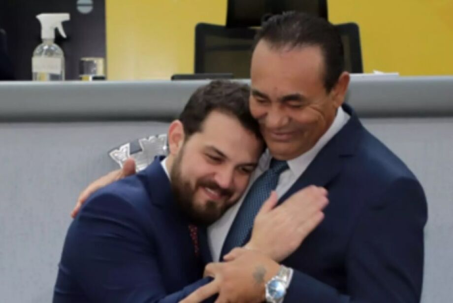 politica-carlao-e-claudinho