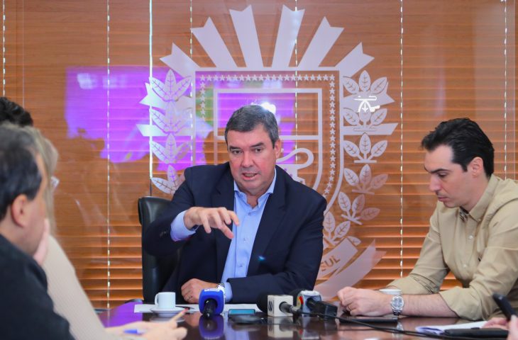 Bate-papo-com-imprensa-Foto-Saul-Schramm-2-730x480