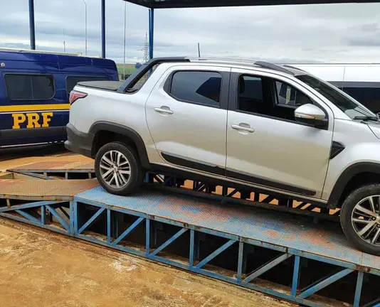 Homem é preso em MS com pick up roubada em MG e adulterada no PR