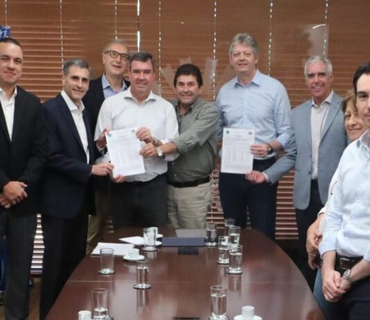 Governo entrega licença para instalação da fábrica da Arauco em MS; Estado será polo mundial de celulose