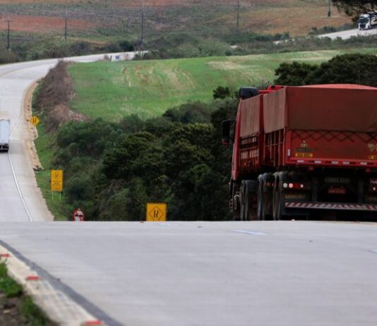 Governo de MS vai ter a 1ª rodovia de concreto para atender setor produtivo e melhorar segurança viária