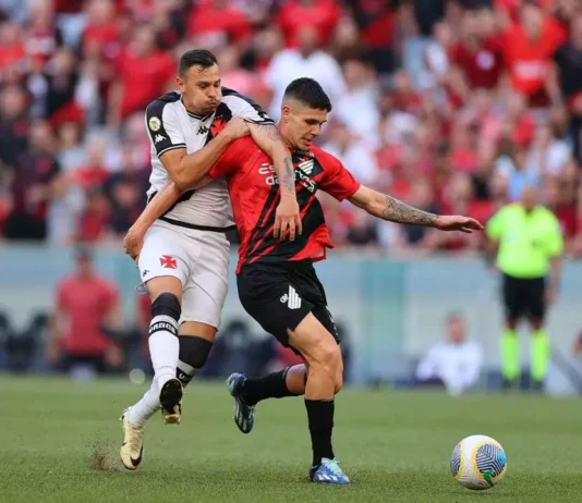 Athletico-PR acerta a trave quatro vezes, mas ganha 8ª seguida em casa e afunda o Vasco