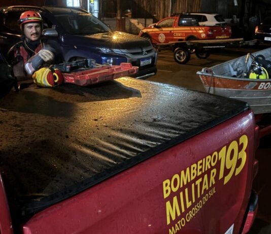 No 1º dia no Rio Grande do Sul, bombeiros de MS resgatam 154 pessoas, todas com vida