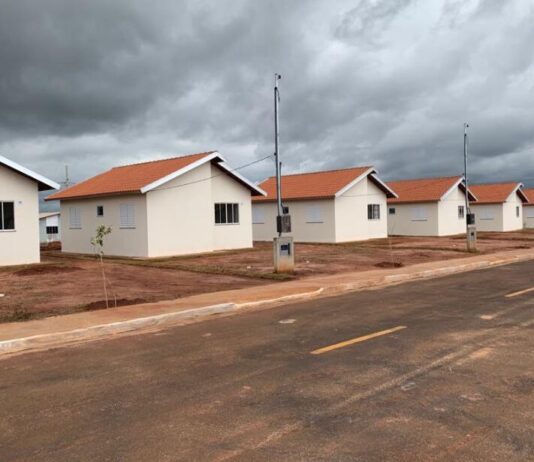Governo de MS quer oferecer até 80% de desconto para 10 mil inadimplentes da Agehab