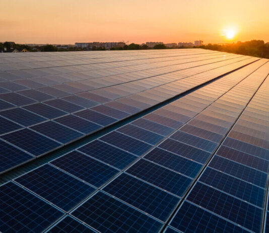 ENERGIA SOLAR: Uma aliada essencial no combate às emissões de carbono