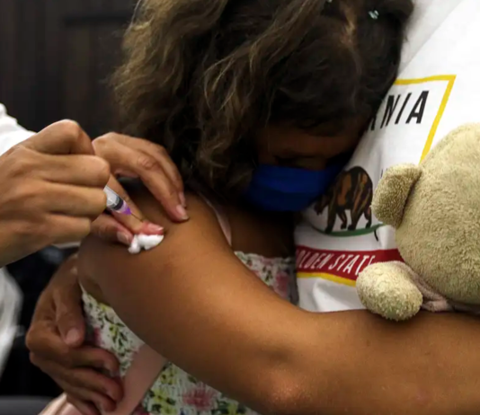 Coqueluche: doença volta a atingir diversos países; entenda como ela age