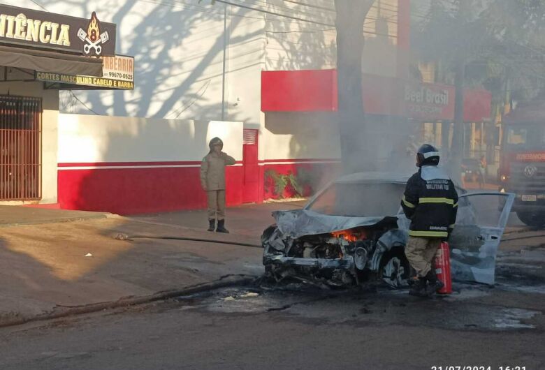 Carro pegou fogo Dds