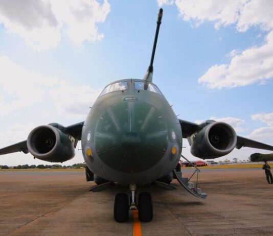 Avião gigante de 52 toneladas já despejou 334 mil litros de água no Pantanal