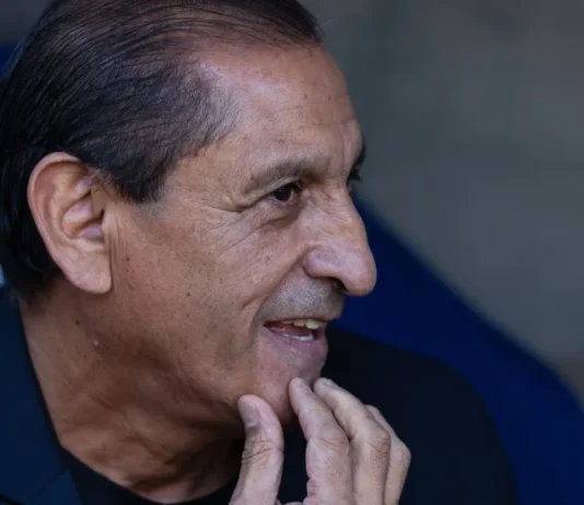Corinthians fica perto de anunciar Ramón Díaz; veja detalhes