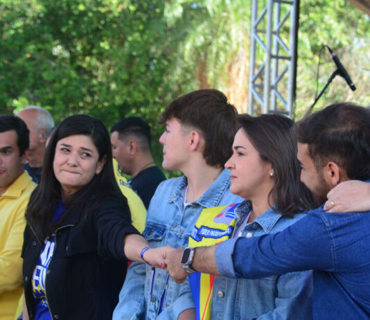 Candidatos à prefeitura buscam votos na Marcha para Jesus na Capital