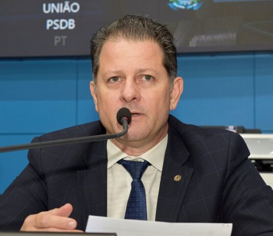 ITAPORÃ: Renato Câmara cobra ao Estado a manutenção urgente de estrada rural para escoamento da produção avícola